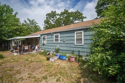 85 Barbara St, Chicopee, MA 01020 photo 4
