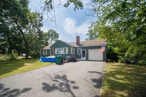 85 Barbara St, Chicopee, MA 01020 photo 3