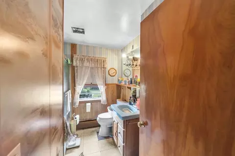 85 Barbara St, Chicopee, MA 01020 photo 12