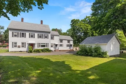 31 Andover St, Peabody, MA 01960