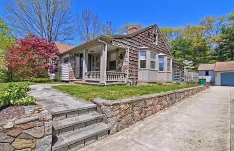 74 North Ave, Attleboro Falls, MA 02763