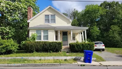 35 Fisher St, Taunton, MA 02780
