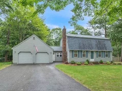 34 James St, Agawam, MA 01030