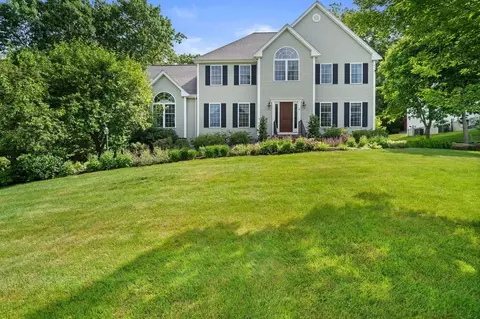 61 Highridge Rd, Bellingham, MA 02019