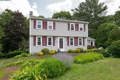 52 Jan Marie Dr, Plymouth, MA 02360