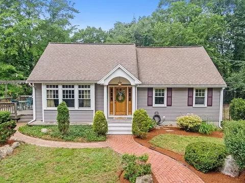 37 Nassau Ave, Wilmington, MA 01887