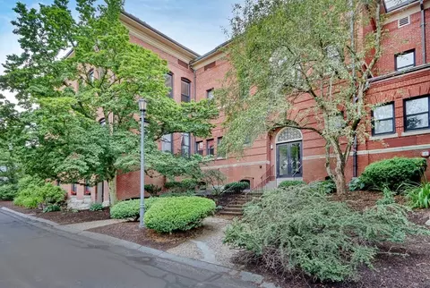 1 School St #105, Arlington, MA 02476