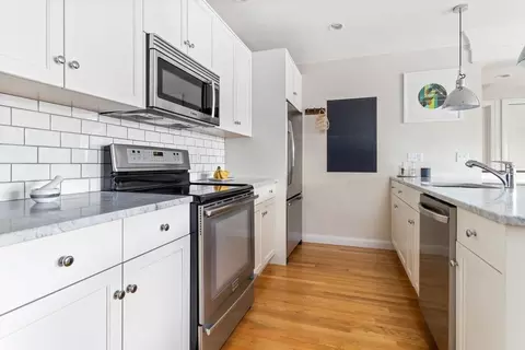 156 Green St #304, Boston, MA 02130