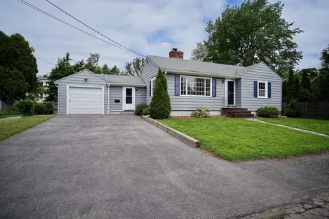 3 Richards Rd, Beverly, MA 01915