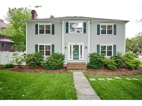 658 Commonwealth Ave, Newton, MA 02459