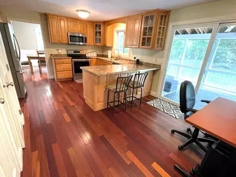 21 Colonial Dr, Mendon, MA 01756 photo 10