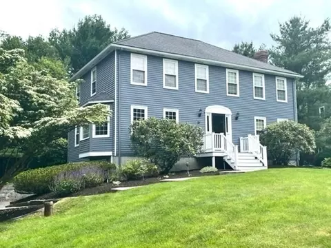 21 Colonial Dr, Mendon, MA 01756 photo 1