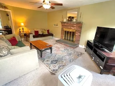 21 Colonial Dr, Mendon, MA 01756 photo 7