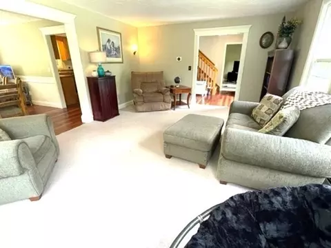 21 Colonial Dr, Mendon, MA 01756 photo 5