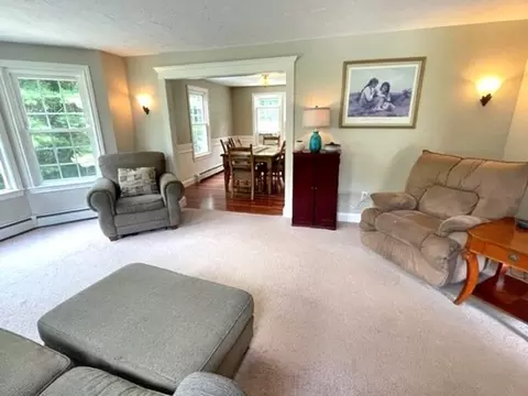 21 Colonial Dr, Mendon, MA 01756 photo 4