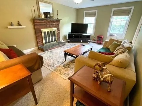 21 Colonial Dr, Mendon, MA 01756 photo 6