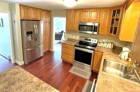 21 Colonial Dr, Mendon, MA 01756 photo 11