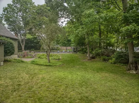 11 Avalon Rd, Reading, MA 01867 photo 3
