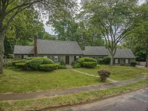 11 Avalon Rd, Reading, MA 01867