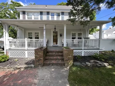 11 Chapel St, Wareham, MA 02571