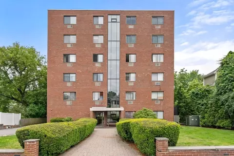12 Pond Ln #53, Arlington, MA 02474