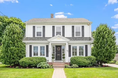 50 Brookhouse Dr, Marblehead, MA 01945