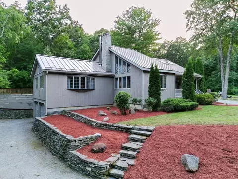 15 Vinton Rd, Sturbridge, MA 01566 photo 2