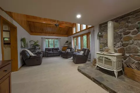 15 Vinton Rd, Sturbridge, MA 01566 photo 13