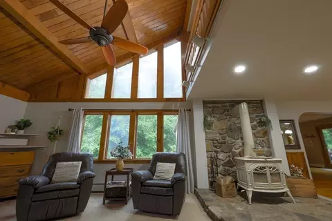 15 Vinton Rd, Sturbridge, MA 01566 photo 14