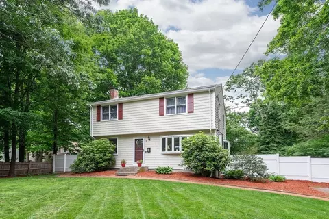 8 Edgewood Rd, Sharon, MA 02067