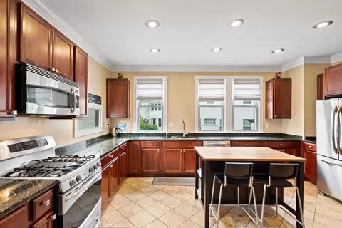 69 Clitheroe St, Lowell, MA 01852 photo 17