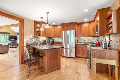 24 Heather Ln, Walpole, MA 02081 photo 8