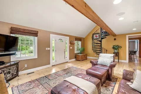 24 Heather Ln, Walpole, MA 02081 photo 14