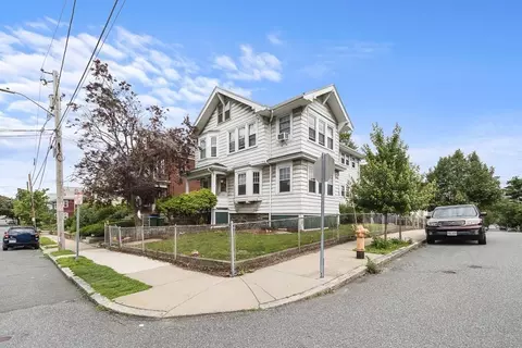 70 Greenleaf Ave, Medford, MA 02155