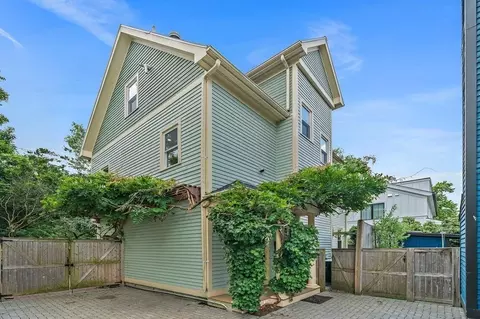 14 Bellis Cir # c, Cambridge, MA 02140