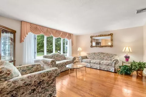 34 Charles Dr, Canton, MA 02021 photo 4