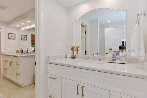 14 Crestlan Dr, Worcester, MA 01604 photo 32
