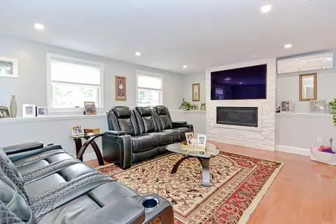 14 Crestlan Dr, Worcester, MA 01604 photo 22