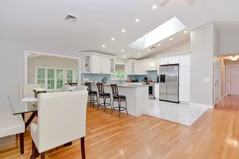 14 Crestlan Dr, Worcester, MA 01604 photo 5