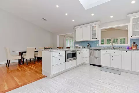 14 Crestlan Dr, Worcester, MA 01604 photo 7