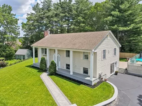 14 Crestlan Dr, Worcester, MA 01604 photo 2