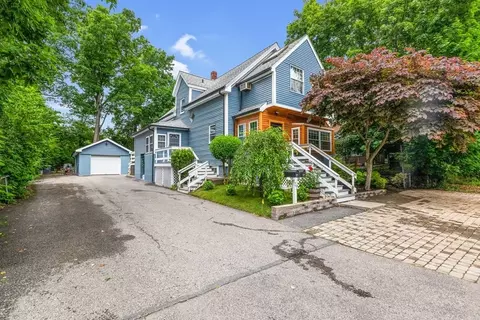27 Glendon St, Avon, MA 02322