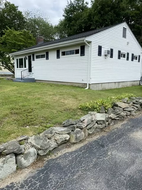 128 Brooks Pl, West Bridgewater, MA 02379
