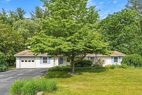 28 Sandra Dr, Chelmsford, MA 01824