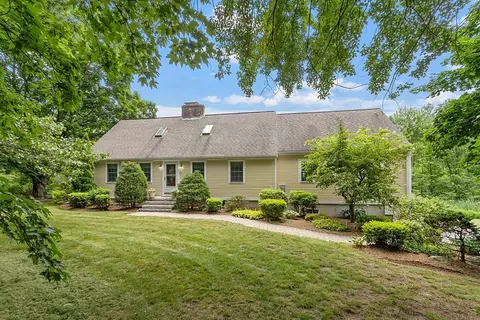 113 Green Rd, Bolton, MA 01740