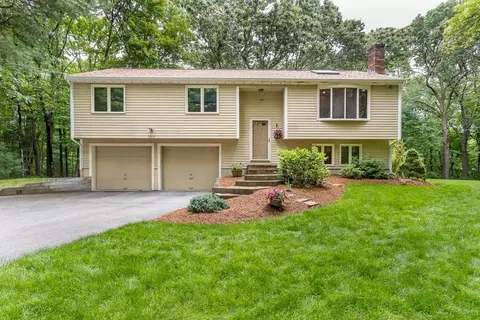 2010 Bay Rd, Stoughton, MA 02072