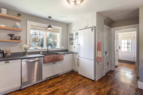 7 Charles St, Maynard, MA 01754 photo 4