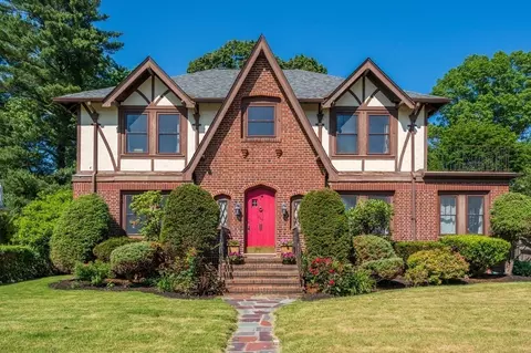 664 W Roxbury Pkwy, Boston, MA 02131
