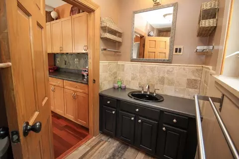 26 E High St, Avon, MA 02322 photo 7