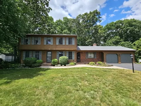 41 Morningside Cir, Agawam, MA 01030